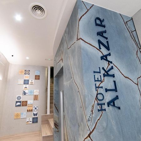 Hotel Alkazar Valencia Bagian luar foto