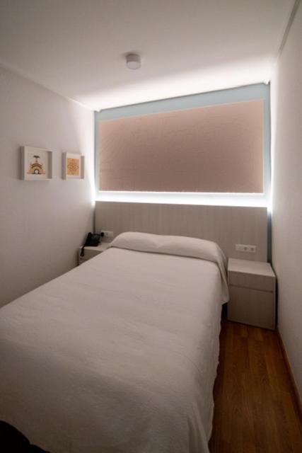 Hotel Alkazar Valencia Bagian luar foto