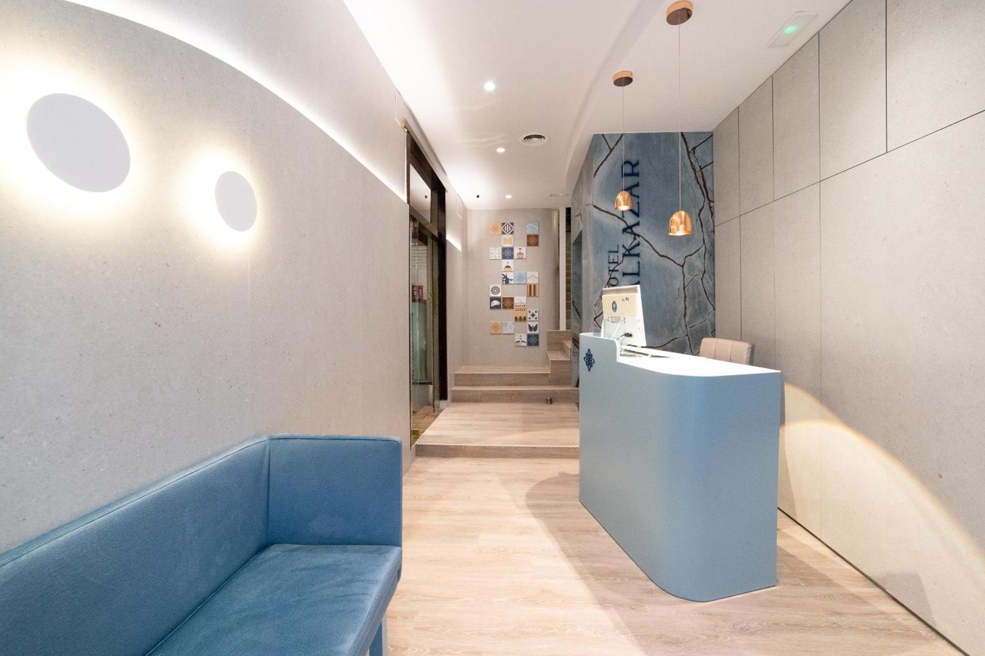 Hotel Alkazar Valencia Bagian luar foto