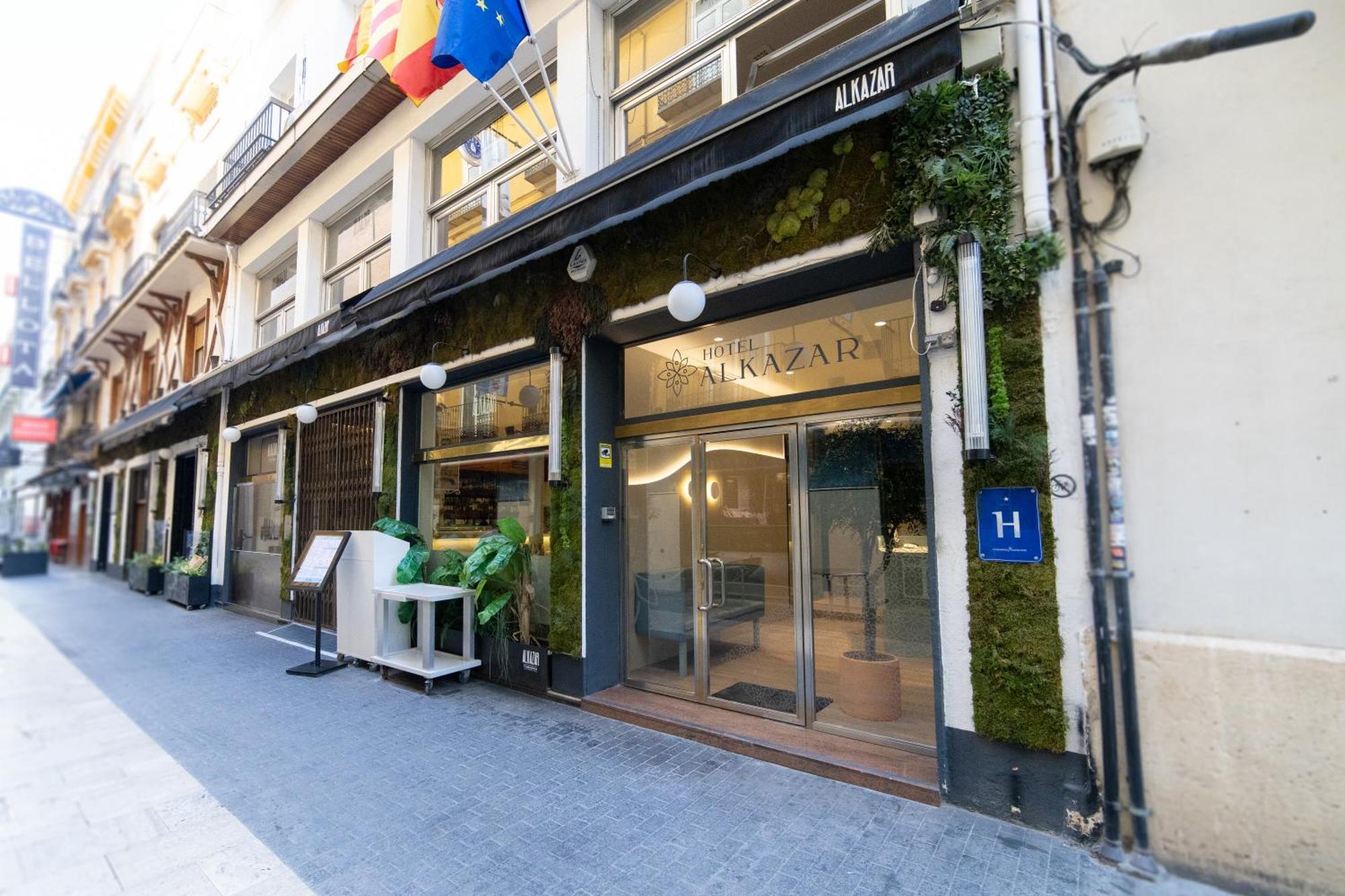 Hotel Alkazar Valencia Bagian luar foto