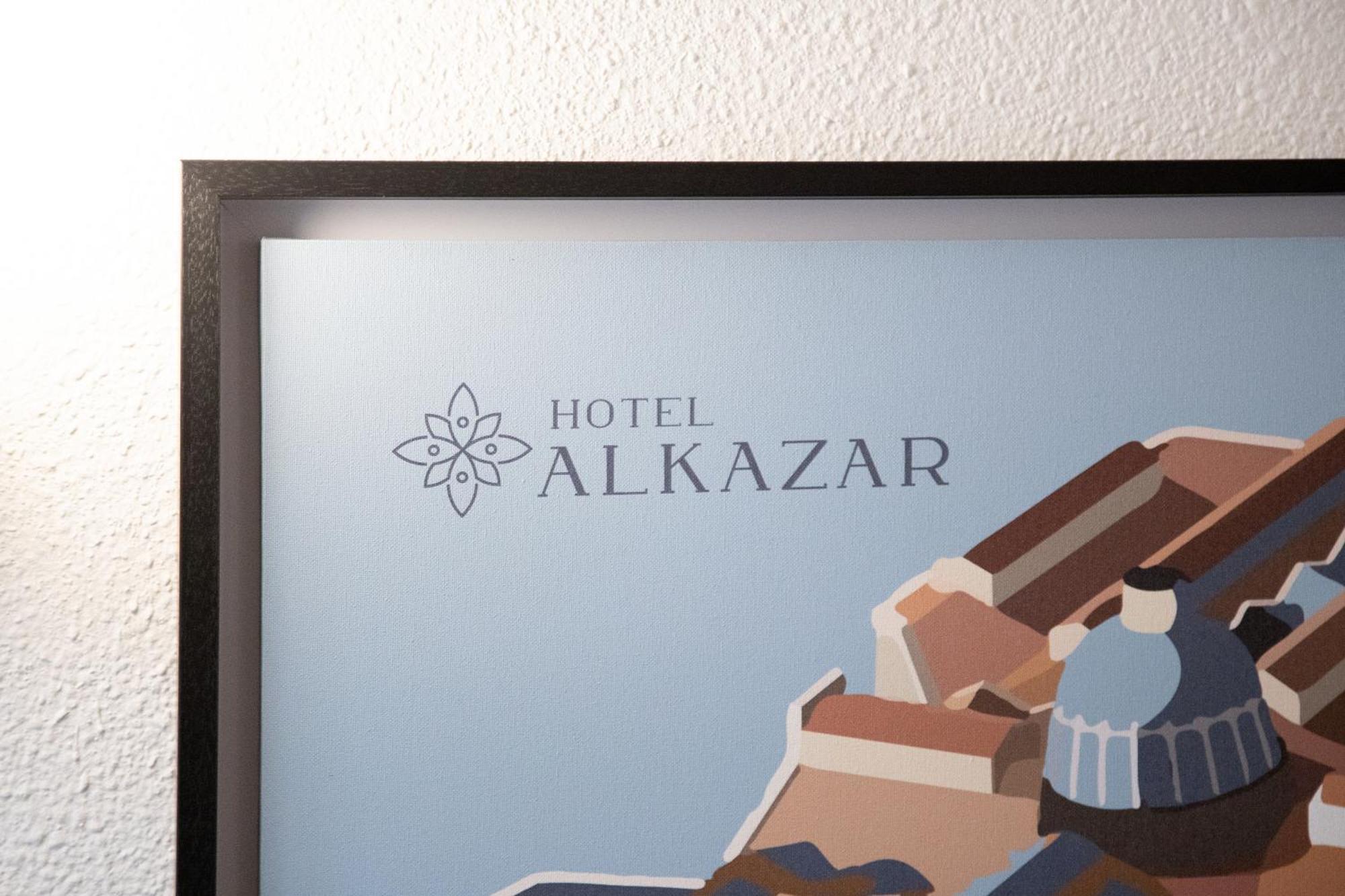 Hotel Alkazar Valencia Bagian luar foto