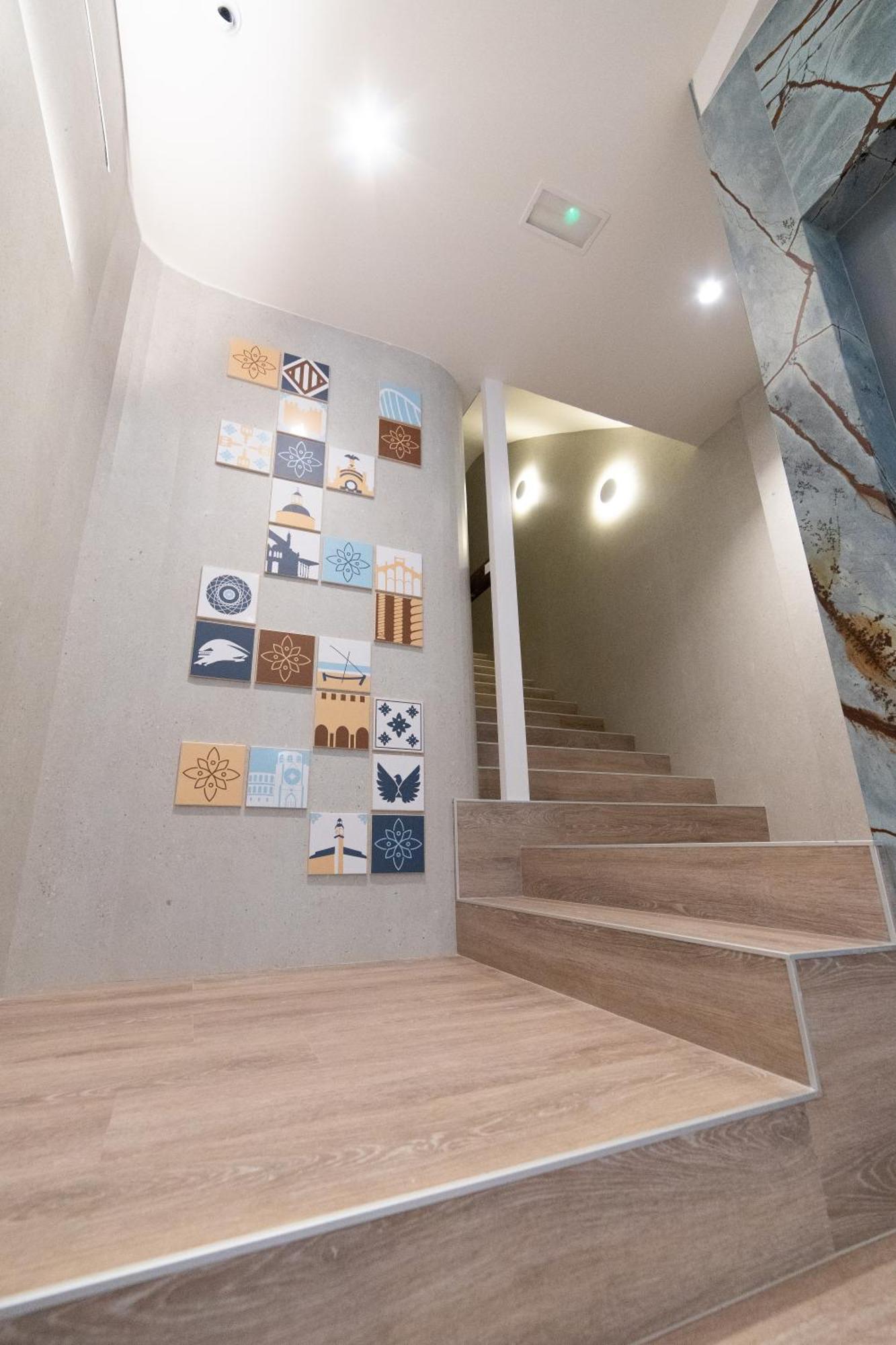 Hotel Alkazar Valencia Bagian luar foto