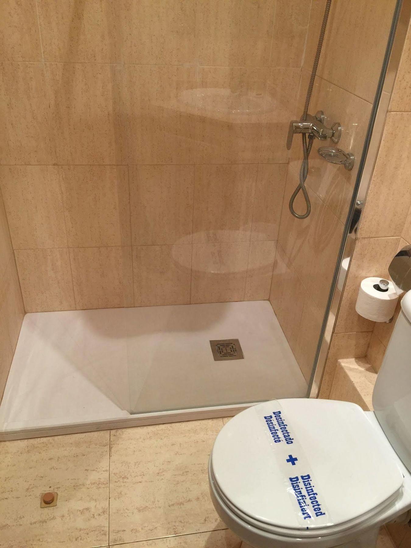 Hotel Alkazar Valencia Bagian luar foto